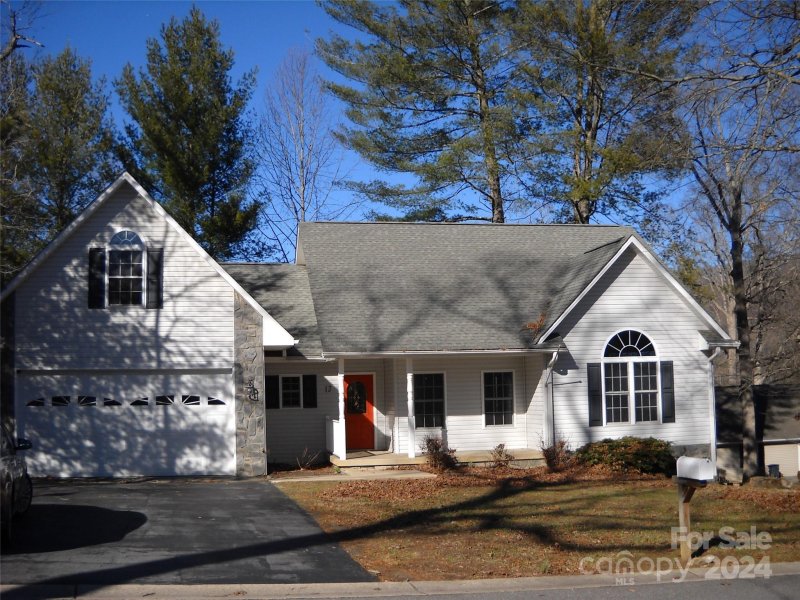 Property image 2 at 12 Helen Holcombe Way, Candler, NC 28715