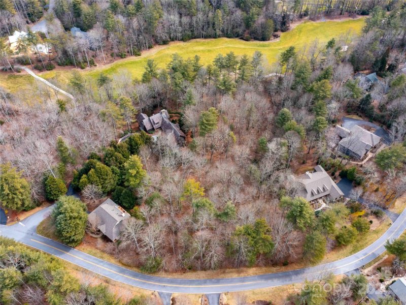 Property image 4 of 173 Chattooga Run in Champion Hills, Hendersonville, NC 28739