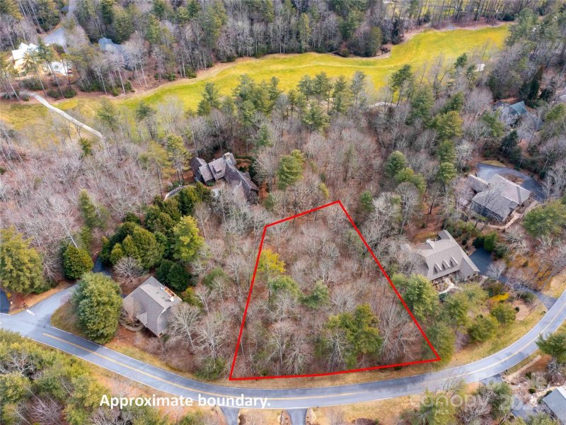 Property image 5 of 173 Chattooga Run in Champion Hills, Hendersonville, NC 28739