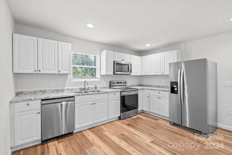 Property image 4 at 201 Atkinson Drive, Charlotte, NC 28214