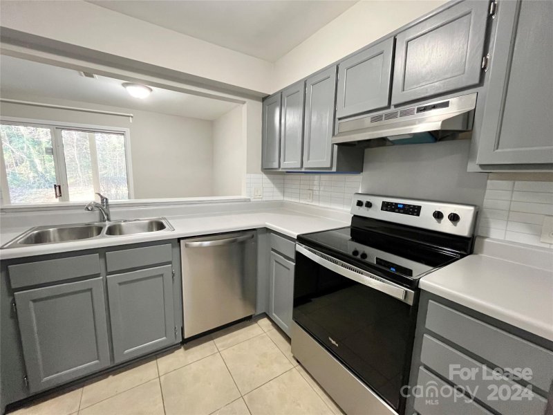 Property image 4 at 2901 Iron Gate Lane, Charlotte, NC 28212