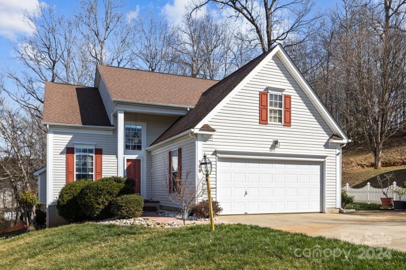 Property image 2 at 169 W Walnut Avenue, Mount Holly, NC 28120