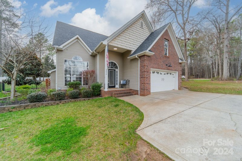 Property image 3 at 2026 Perth Road, Mooresville, NC 28117