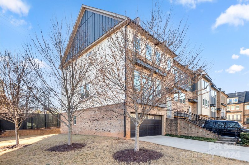 Property image 3 at 1918 Seegars Place, Charlotte, NC 28204