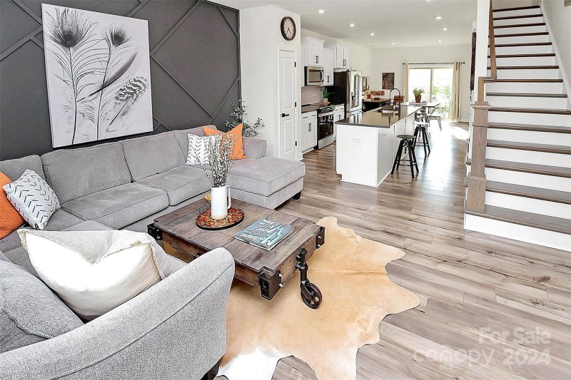 Property image 2 at 326 Simeon Drive, Charlotte, NC 28208