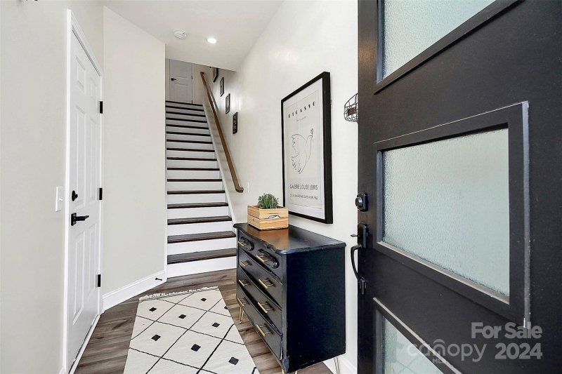 Property image 3 at 326 Simeon Drive, Charlotte, NC 28208