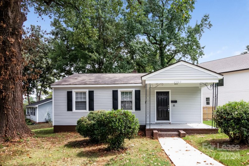 2519 Columbus Circle