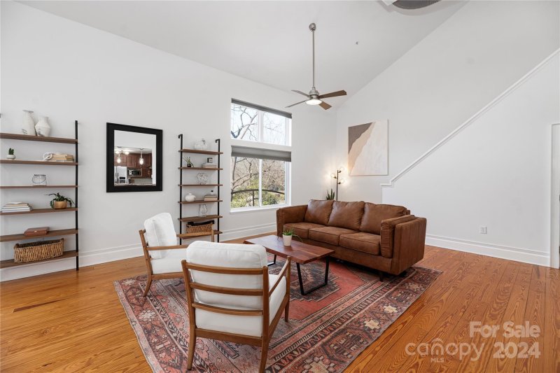 Property image 3 at 404 N Laurel Avenue, Charlotte, NC 28204