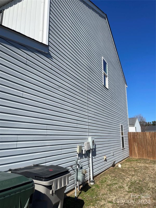 Property image 2 at 1118 Blue Topaz Drive, Dallas, NC 28034