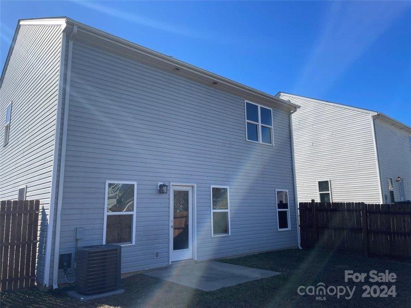 Property image 3 at 1118 Blue Topaz Drive, Dallas, NC 28034