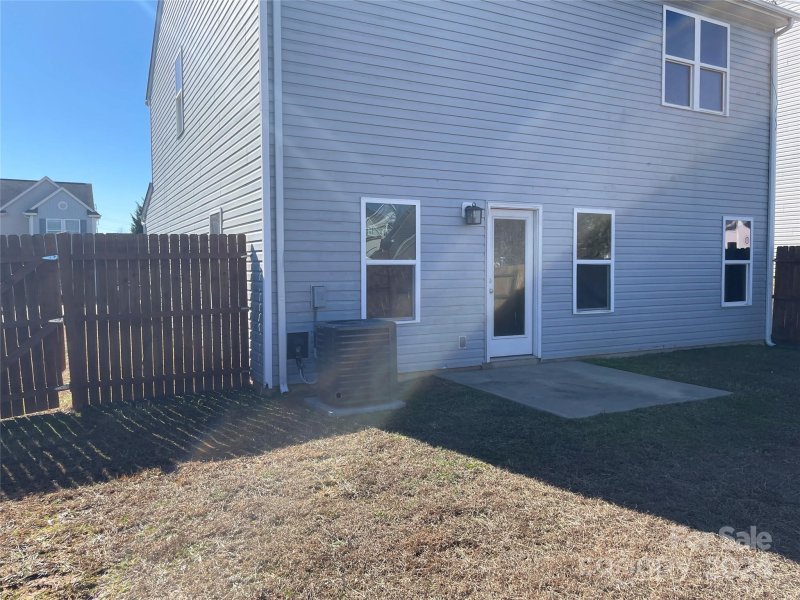 Property image 4 at 1118 Blue Topaz Drive, Dallas, NC 28034