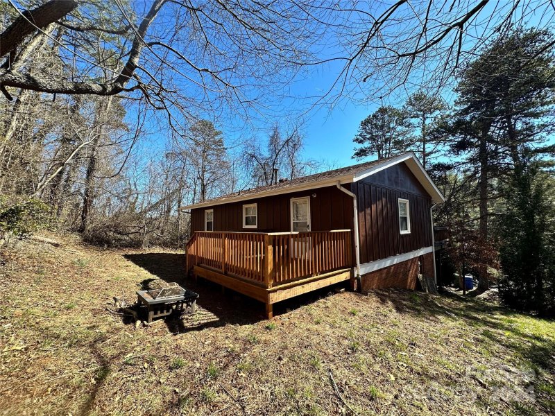 Property image 2 at 5 Evelake Drive, Asheville, NC 28806