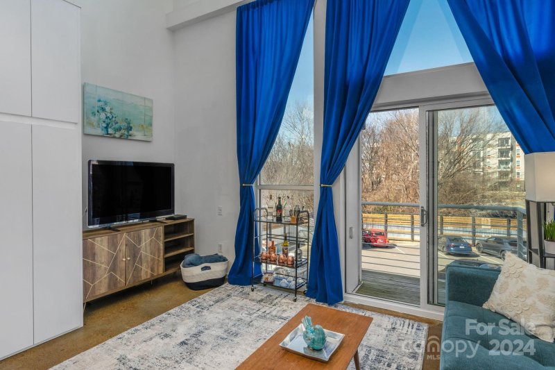 3123 N Davidson Street