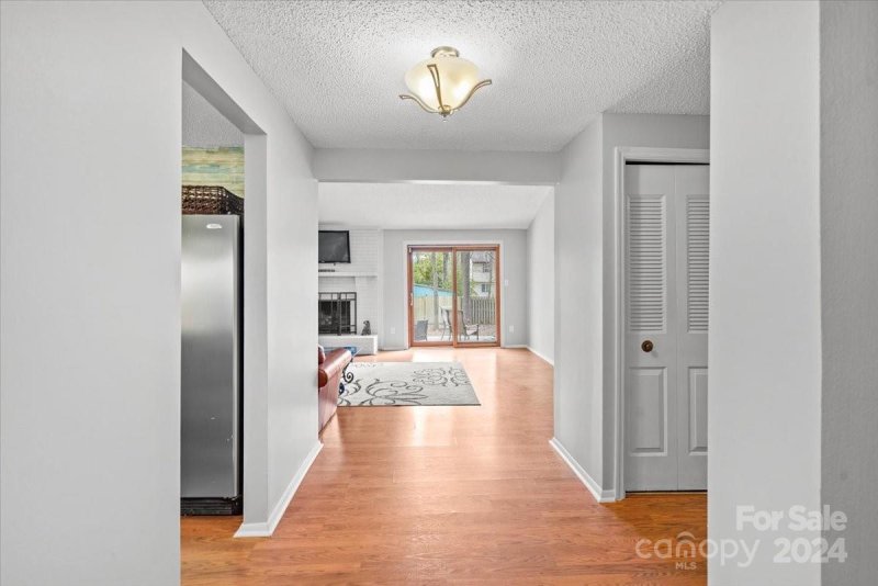 Property image 4 at 131 Regency Drive, Charlotte, NC 28211