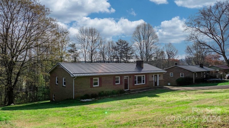 Property image 2 at 135 Brentwood Road, Morganton, NC 28655