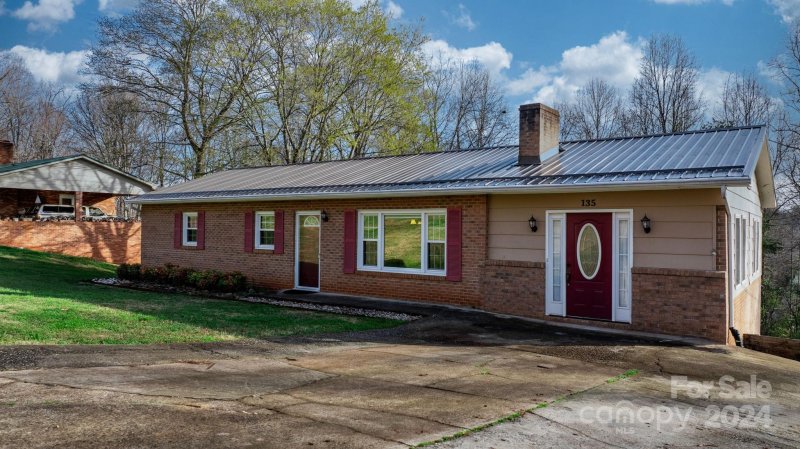 Property image 3 at 135 Brentwood Road, Morganton, NC 28655