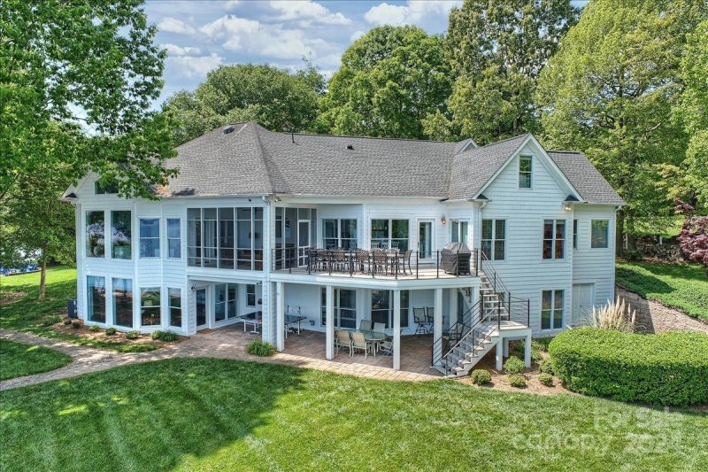 Property image 2 at 2820 Camden Pointe Drive, Sherrills Ford, NC 28673