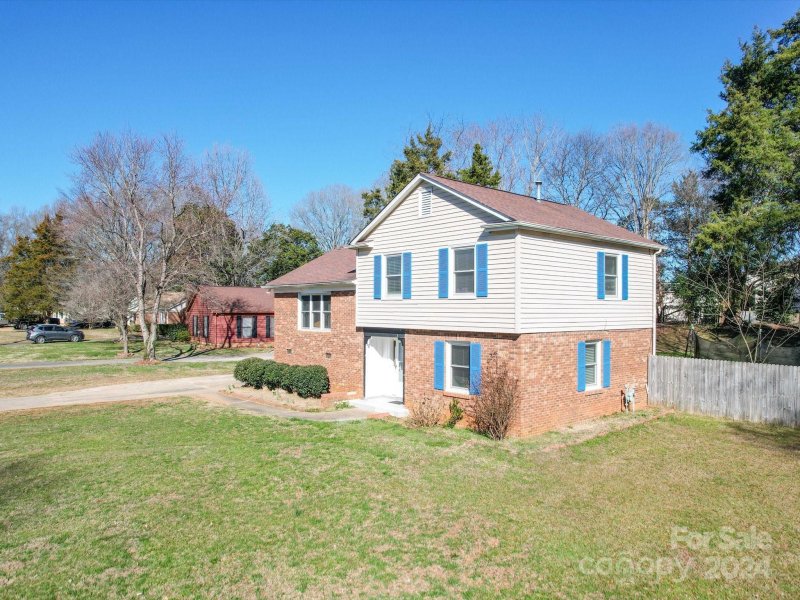 Property image 2 at 5846 Falstaff Drive, Charlotte, NC 28227