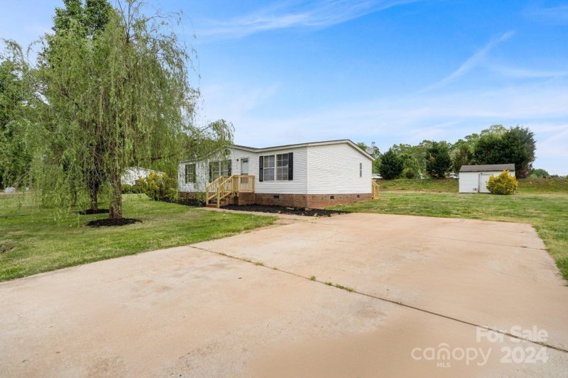 Property image 3 at 109 Regatta Lane, Mooresville, NC 28115