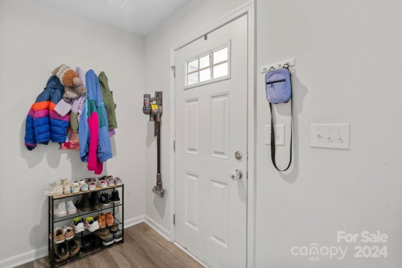 Property image 3 at 7016 Ludell Lane, Charlotte, NC 28215