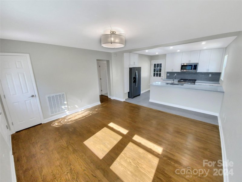 Property image 3 at 4307 Colebrook Road, Charlotte, NC 28215