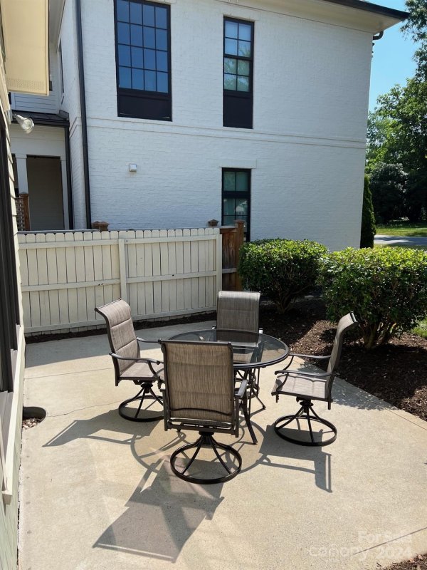 Property image 2 at 183 Canterbury Road, Charlotte, NC 28211