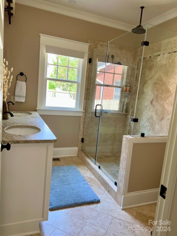 Property image 4 at 183 Canterbury Road, Charlotte, NC 28211