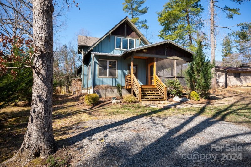 Property image 2 at 6 Reese Road, Asheville, NC 28805