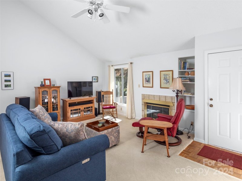 Property image 3 at 406 Sweeten Way, Asheville, NC 28803