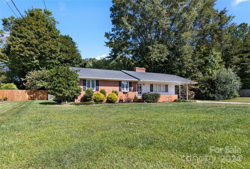 Property image 2 at 304 Mitchell Avenue, Statesville, NC 28677