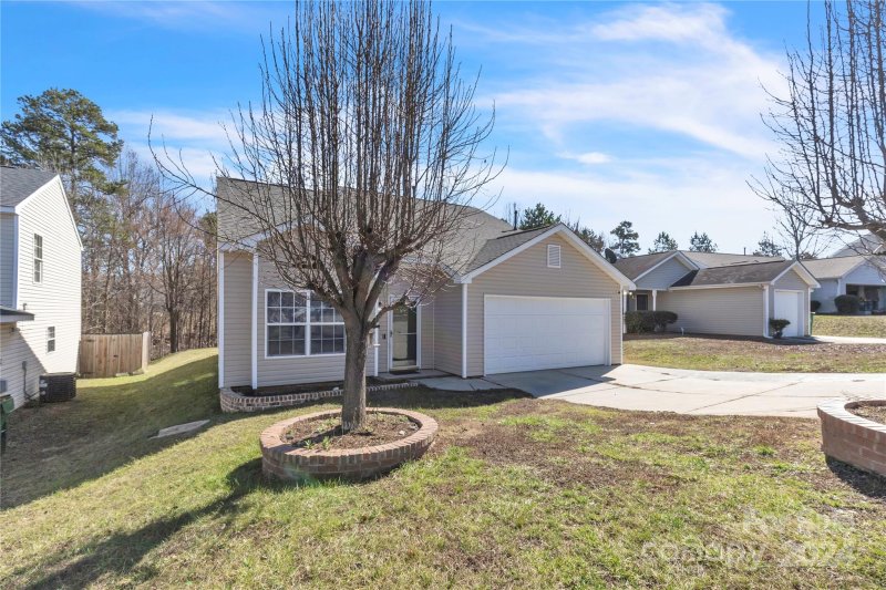 Property image 2 at 2018 Sunset Village Drive, Charlotte, NC 28216