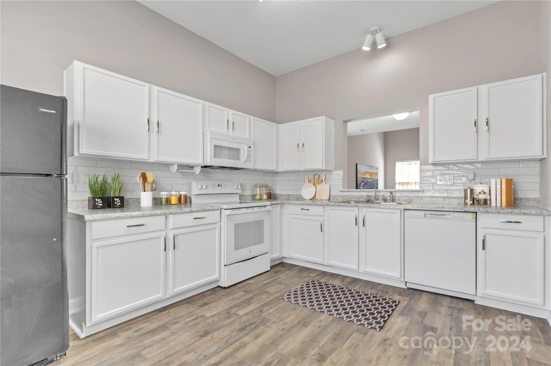 Property image 4 at 2018 Sunset Village Drive, Charlotte, NC 28216