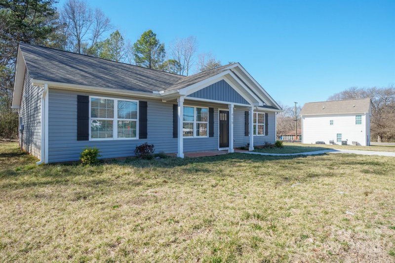 Property image 2 at 415 Baker Street, Gastonia, NC 28052