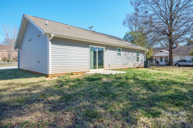 Property image 4 at 415 Baker Street, Gastonia, NC 28052