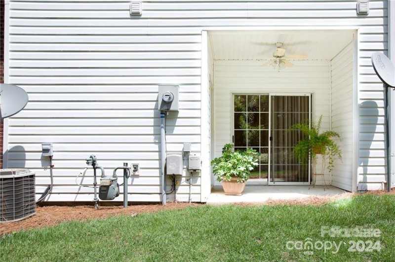 Property image 3 at 2174 Sardony Lane, Charlotte, NC 28213