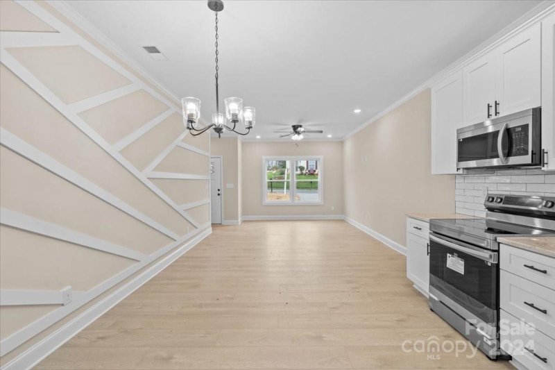 Property image 4 at 402 Presidents Court, Charlotte, NC 28217