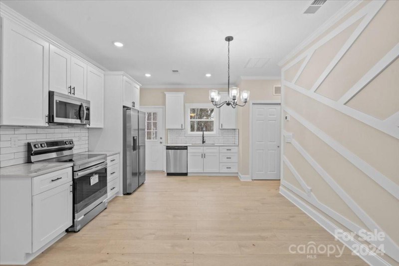 Property image 5 at 402 Presidents Court, Charlotte, NC 28217