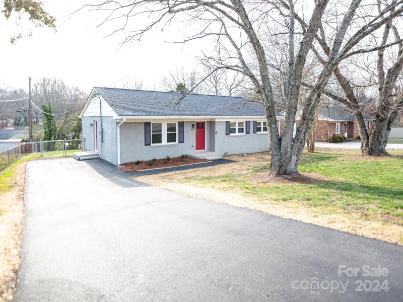 Property image 4 at 2537 Linwood Road, Gastonia, NC 28052