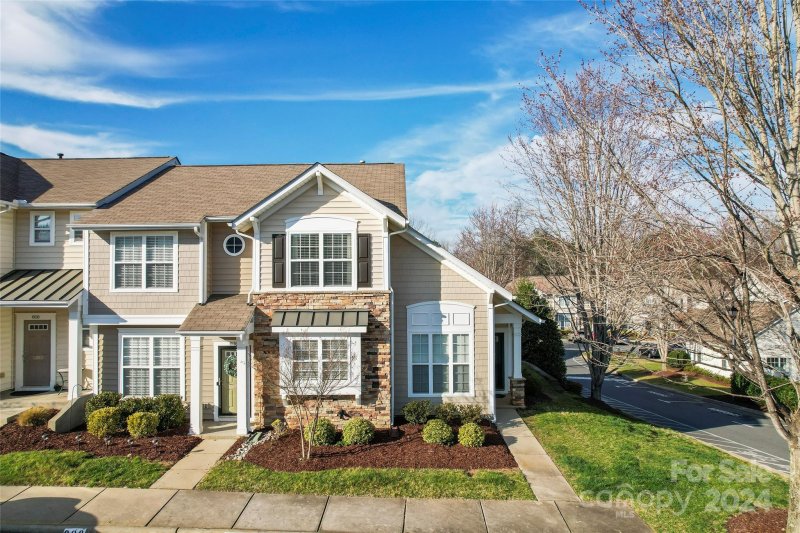 Property image 5 at 806 Gentlewinds Court, Fort Mill, SC 29708