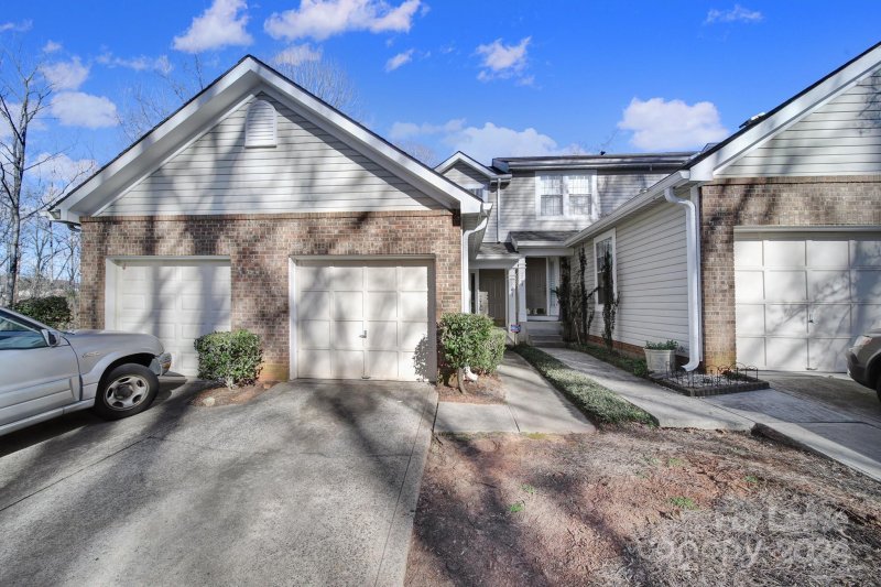 1203 Maple Shade Lane