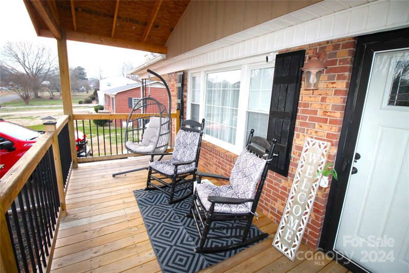 Property image 3 at 607 Castlewood Drive, Gastonia, NC 28056