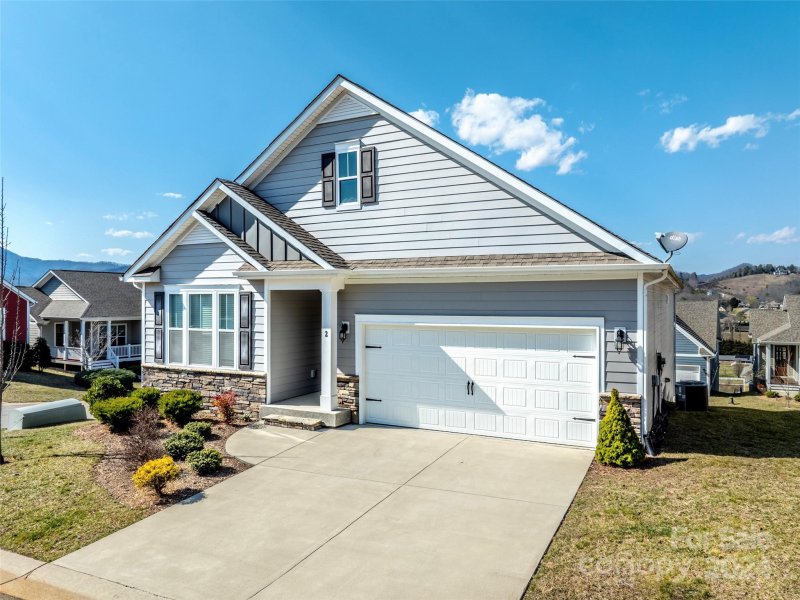 Property image 2 at 2 Regent Heights Road, Leicester, NC 28748