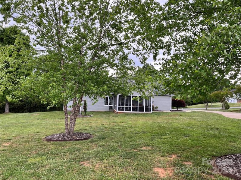 Property image 4 at 2467 Harvest Drive, Hickory, NC 28601