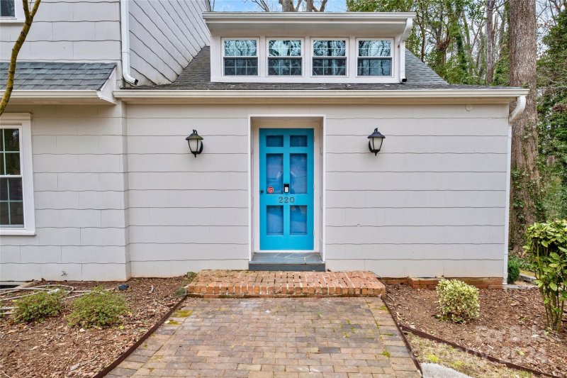 Property image 2 at 220 W Colonial Drive, Salisbury, NC 28144