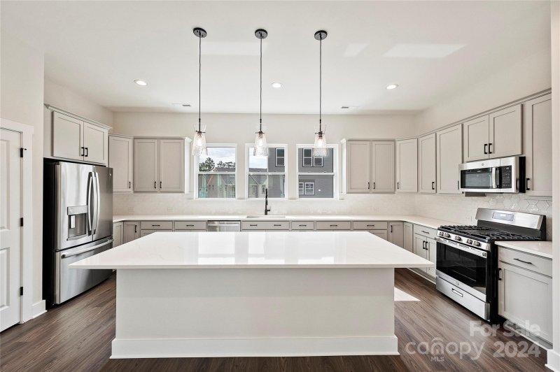 Property image 3 at 405 Prine Place, Charlotte, NC 28213