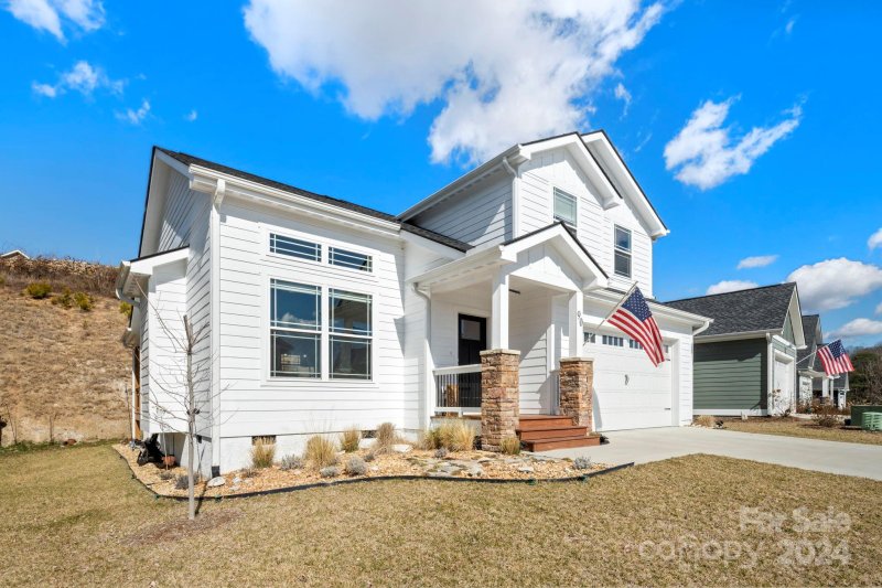 Property image 2 at 90 Leyland Circle, Hendersonville, NC 28792