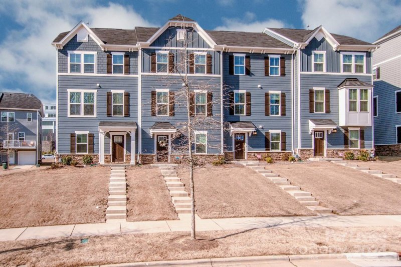 Property image 3 at 1331 Ashbury Street, Charlotte, NC 28216