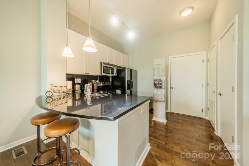 Property image 2 at 2125 Southend Drive, Charlotte, NC 28203