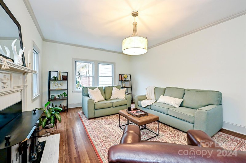 Property image 4 at 924 S York Street, Gastonia, NC 28052