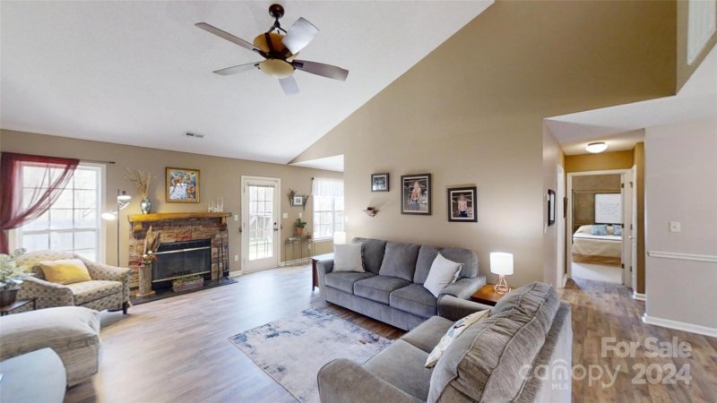 105 Meadow Pathway Drive